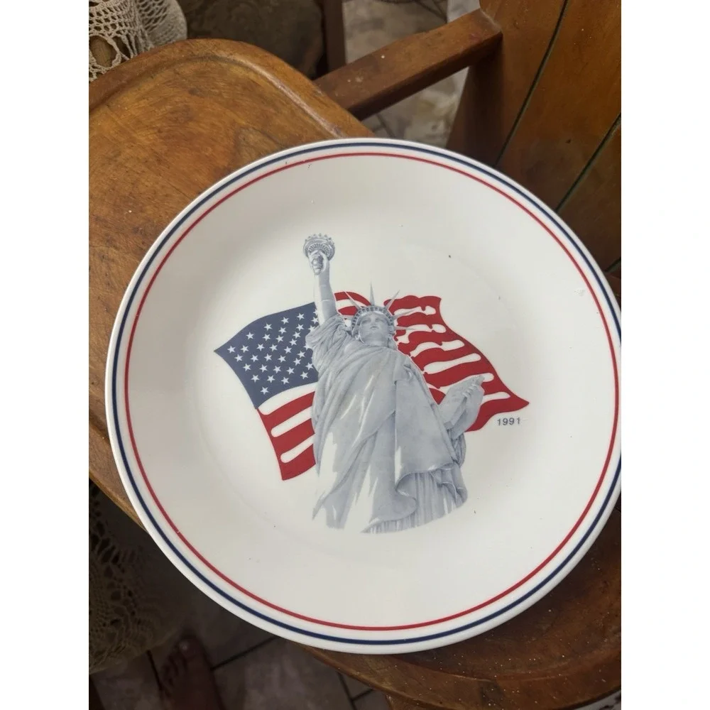 Vintage Corelle Statue Of Liberty Red White & Blue Dinner Plate 1991 10